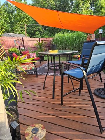 447 Meadowbrook Dr, N Versailles, PA 15137