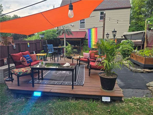 447 Meadowbrook Dr, N Versailles, PA 15137