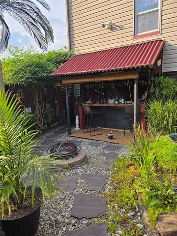 447 Meadowbrook Dr, N Versailles, PA 15137