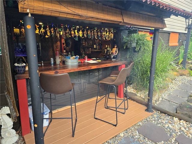 447 Meadowbrook Dr, N Versailles, PA 15137