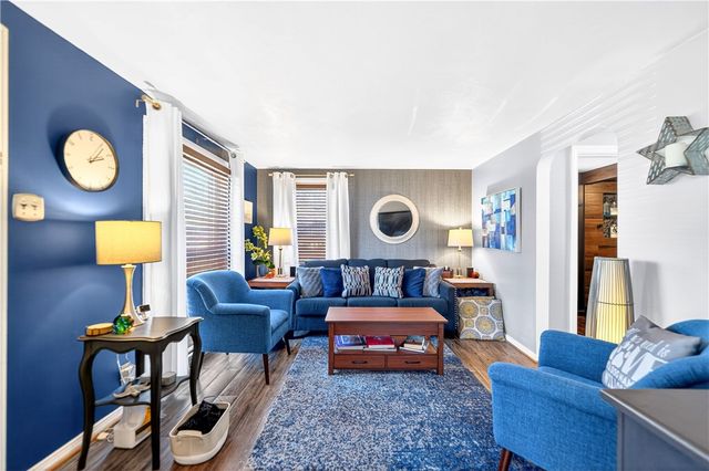 447 Meadowbrook Dr, N Versailles, PA 15137