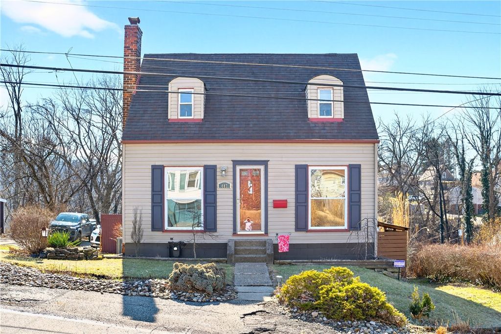 447 Meadowbrook Dr, N Versailles, PA 15137