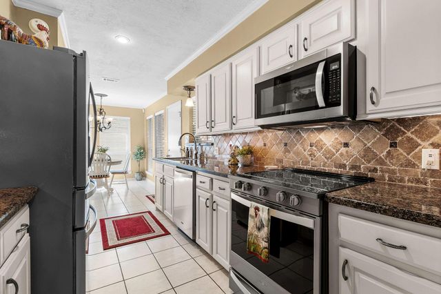 415 Northwood Drive, Conroe, TX 77303
