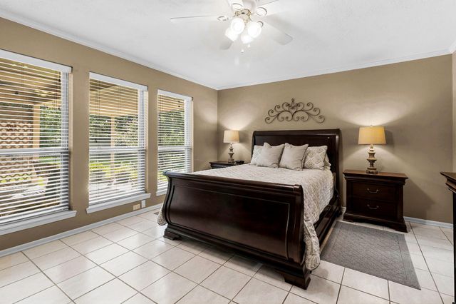 415 Northwood Drive, Conroe, TX 77303