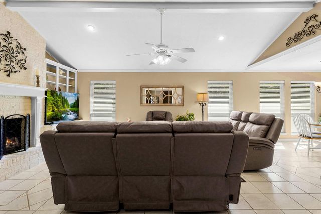 415 Northwood Drive, Conroe, TX 77303