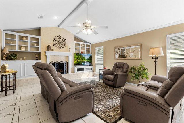 415 Northwood Drive, Conroe, TX 77303