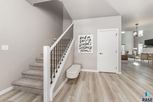 7332 S Tivoli Pl, Sioux Falls, SD 57108