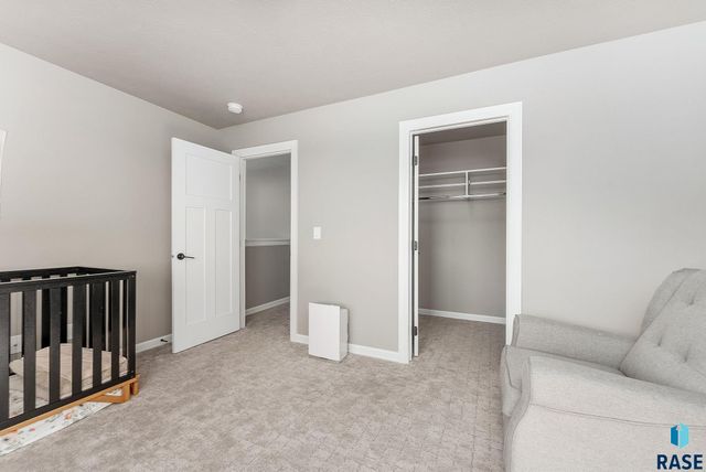 7332 S Tivoli Pl, Sioux Falls, SD 57108
