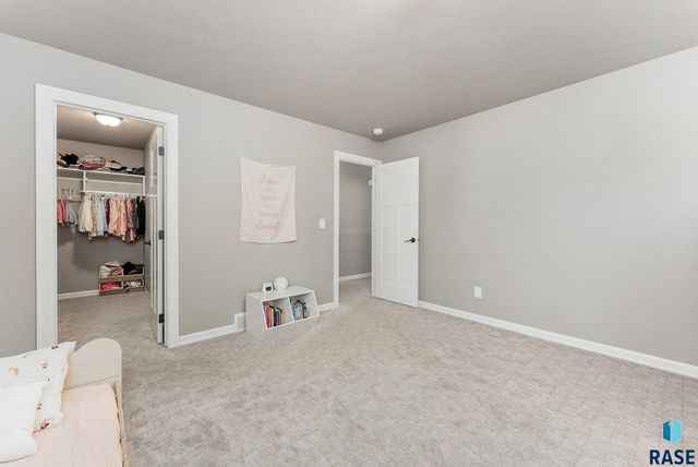 7332 S Tivoli Pl, Sioux Falls, SD 57108