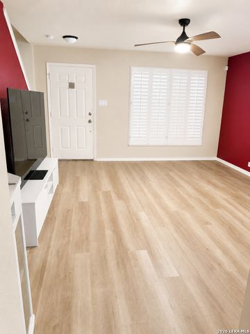 16122 Ambush Grv, San Antonio, TX 78247