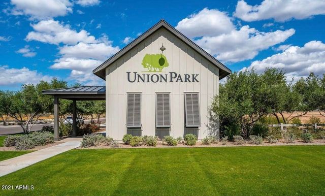 1964 W KINFIELD Trail, Phoenix, AZ 85085