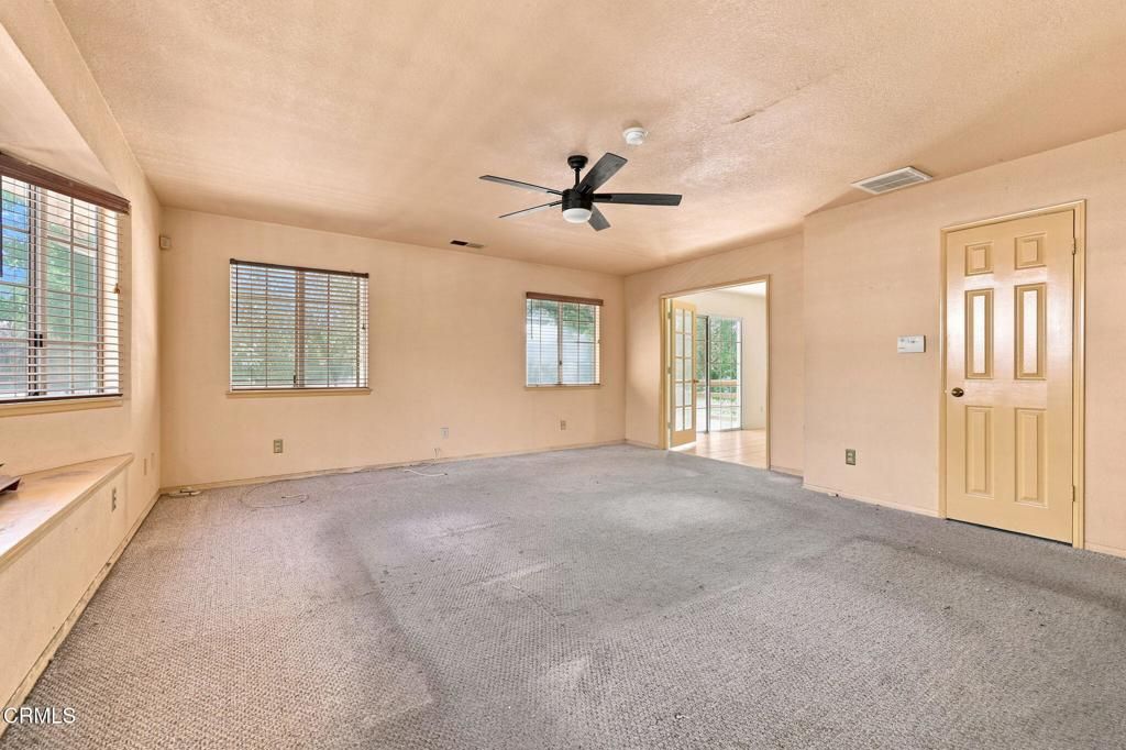 Image 5 of property listing at 87 Olive Street, Oak View, CA 93022