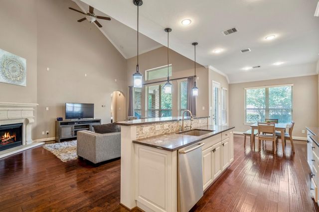 6815 Cottonwood Crest Lane, Katy, TX 77493