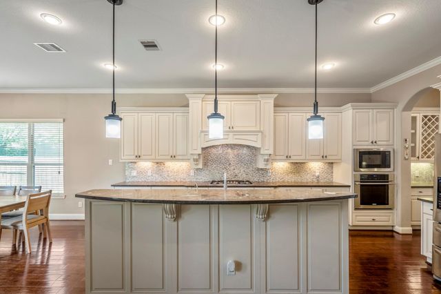 6815 Cottonwood Crest Lane, Katy, TX 77493