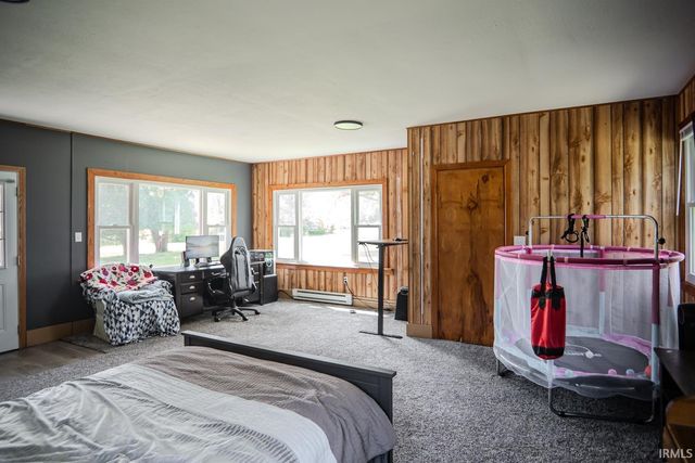 404 E Pickwick Drive, Syracuse, IN 46567