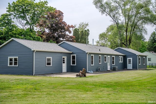 404 E Pickwick Drive, Syracuse, IN 46567