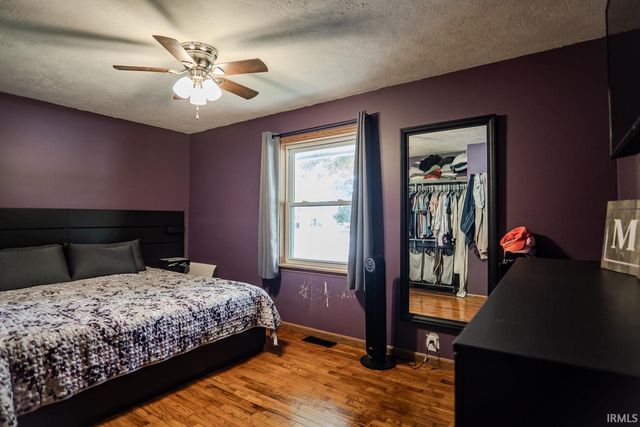 404 E Pickwick Drive, Syracuse, IN 46567