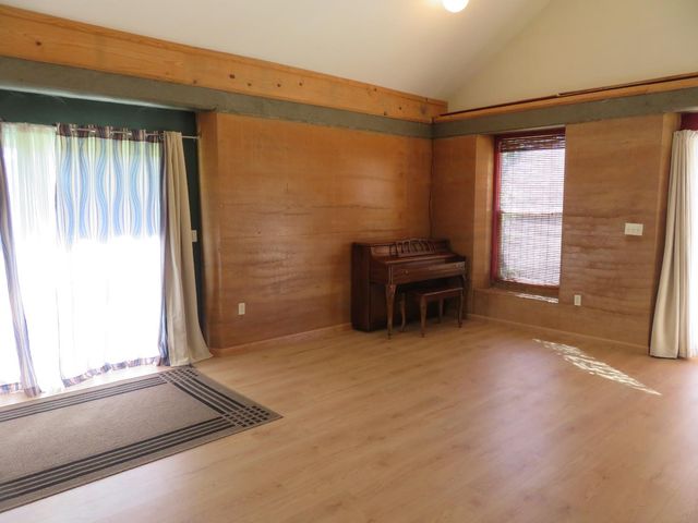 201 Sierra Madre Rd, Rail Road Flat, CA 95248