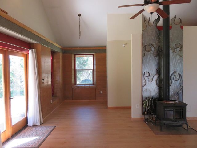 201 Sierra Madre Rd, Rail Road Flat, CA 95248