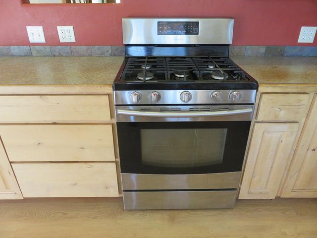 201 Sierra Madre Rd, Rail Road Flat, CA 95248