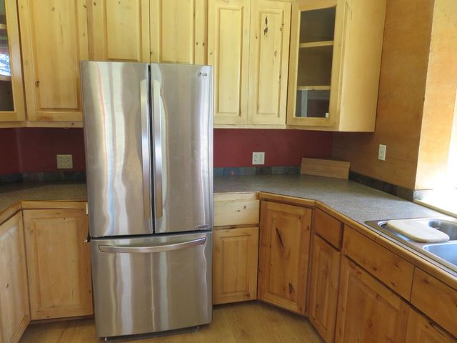 201 Sierra Madre Rd, Rail Road Flat, CA 95248