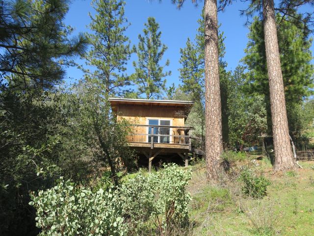 201 Sierra Madre Rd, Rail Road Flat, CA 95248