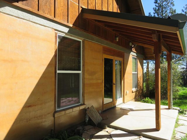 201 Sierra Madre Rd, Rail Road Flat, CA 95248