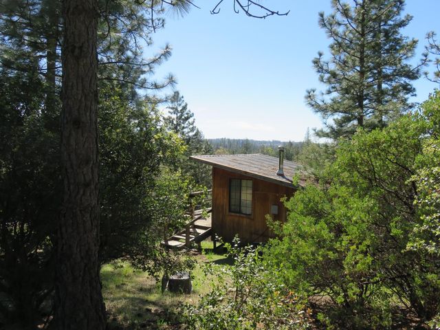 201 Sierra Madre Rd, Rail Road Flat, CA 95248