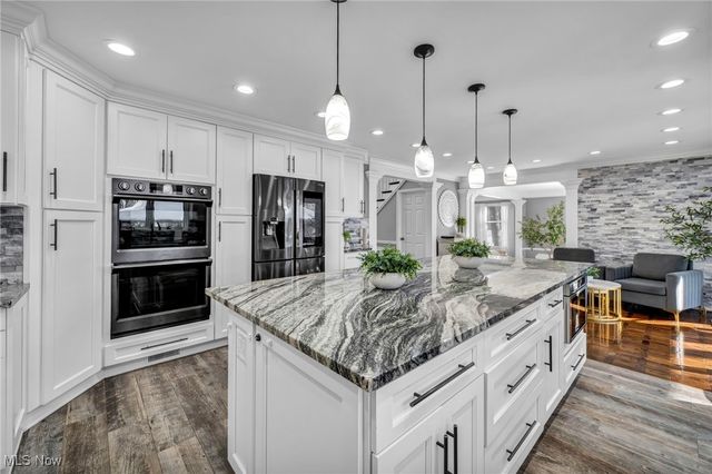 1054 Fireside Drive, Brunswick, OH 44212