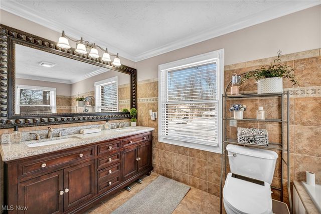 1054 Fireside Drive, Brunswick, OH 44212