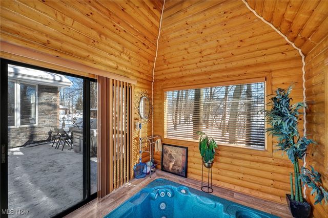 1054 Fireside Drive, Brunswick, OH 44212