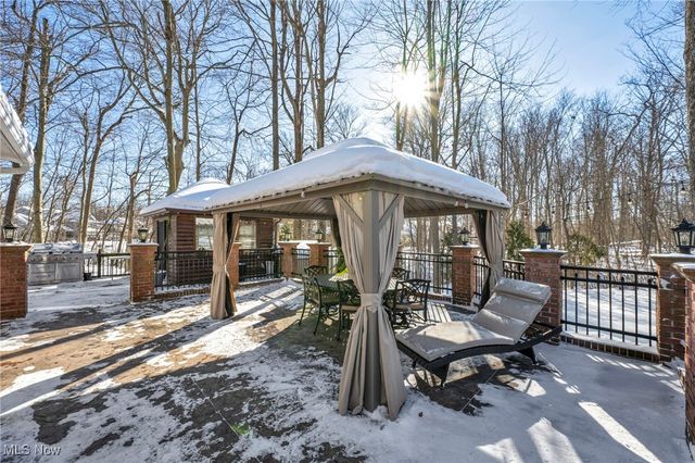 1054 Fireside Drive, Brunswick, OH 44212