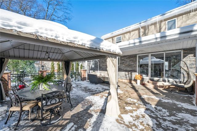 1054 Fireside Drive, Brunswick, OH 44212