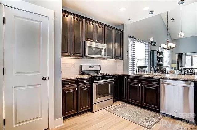 3841 Willow Green Place, Charlotte, NC 28206