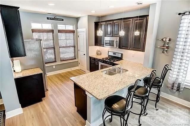 3841 Willow Green Place, Charlotte, NC 28206