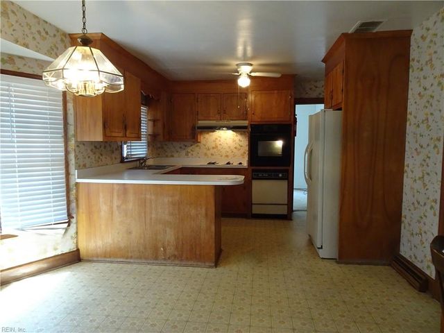 2428 Taylorwood BLVD, Chesapeake, VA 23321