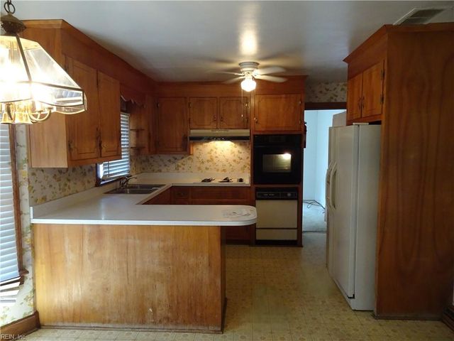 2428 Taylorwood BLVD, Chesapeake, VA 23321