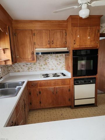 2428 Taylorwood BLVD, Chesapeake, VA 23321