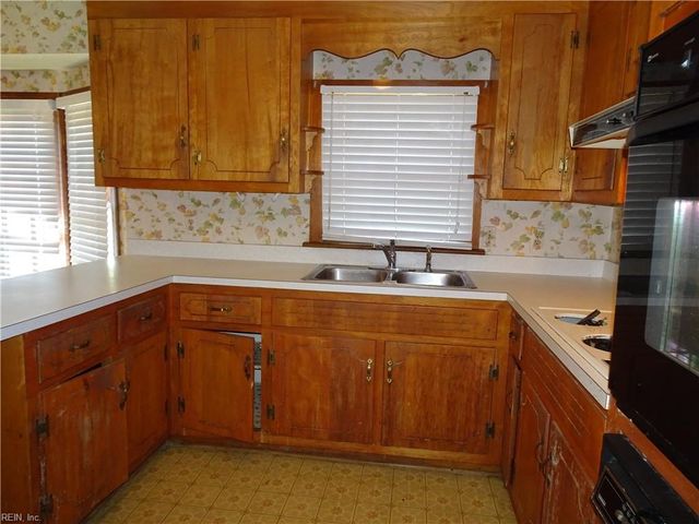 2428 Taylorwood BLVD, Chesapeake, VA 23321