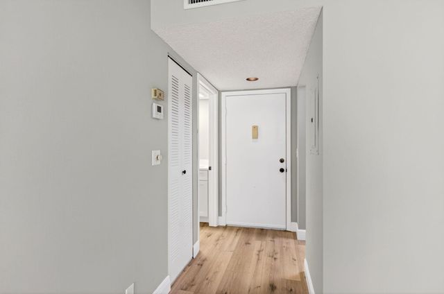 5430 Las Verdes Circle, Delray Beach, FL 33484