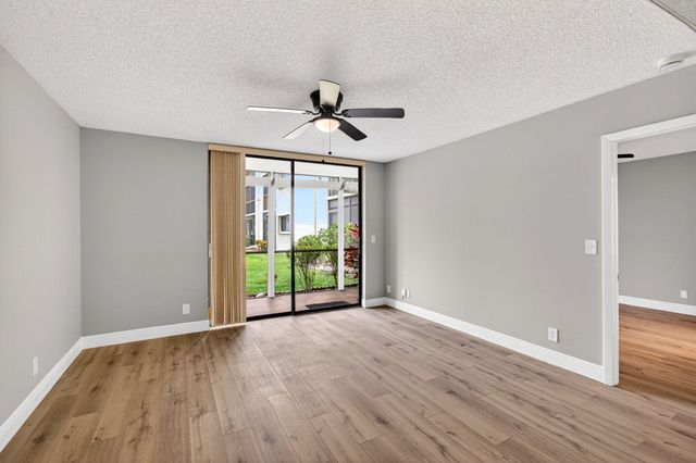 5430 Las Verdes Circle, Delray Beach, FL 33484