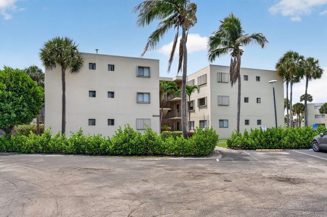 5430 Las Verdes Circle, Delray Beach, FL 33484