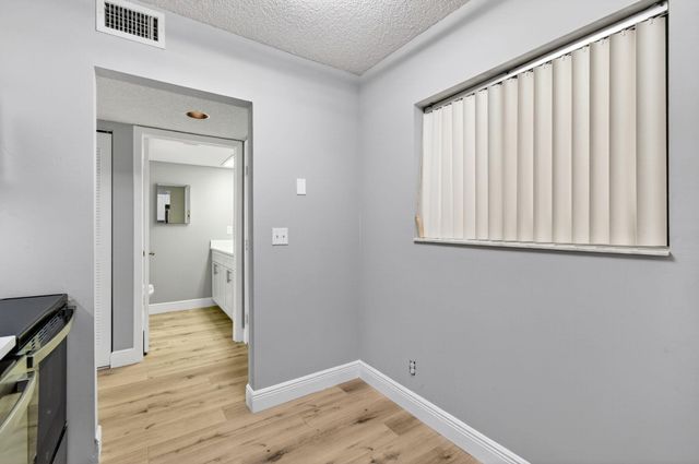 5430 Las Verdes Circle, Delray Beach, FL 33484