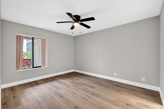 5430 Las Verdes Circle, Delray Beach, FL 33484