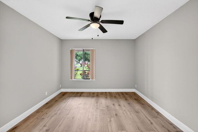 5430 Las Verdes Circle, Delray Beach, FL 33484