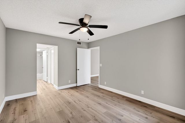 5430 Las Verdes Circle, Delray Beach, FL 33484