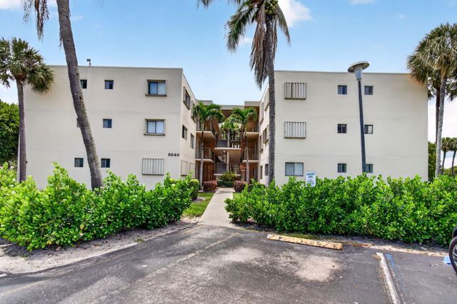 5430 Las Verdes Circle, Delray Beach, FL 33484