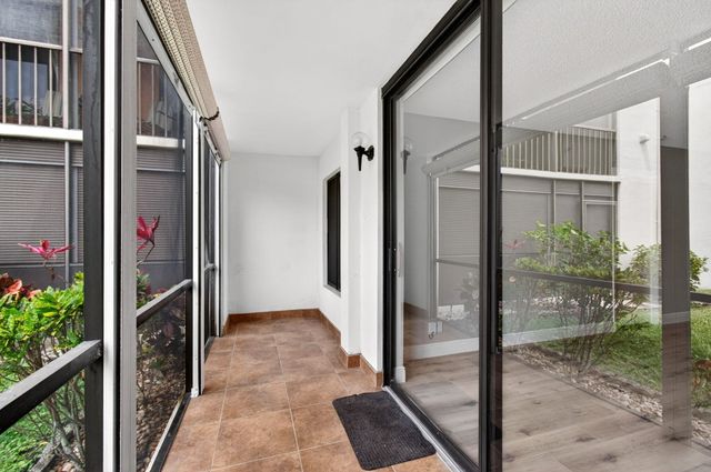 5430 Las Verdes Circle, Delray Beach, FL 33484