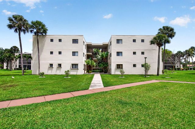 5430 Las Verdes Circle, Delray Beach, FL 33484