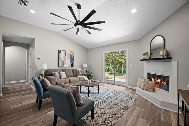 4048 EDGELAND TRAIL, Middleburg, FL 32068
